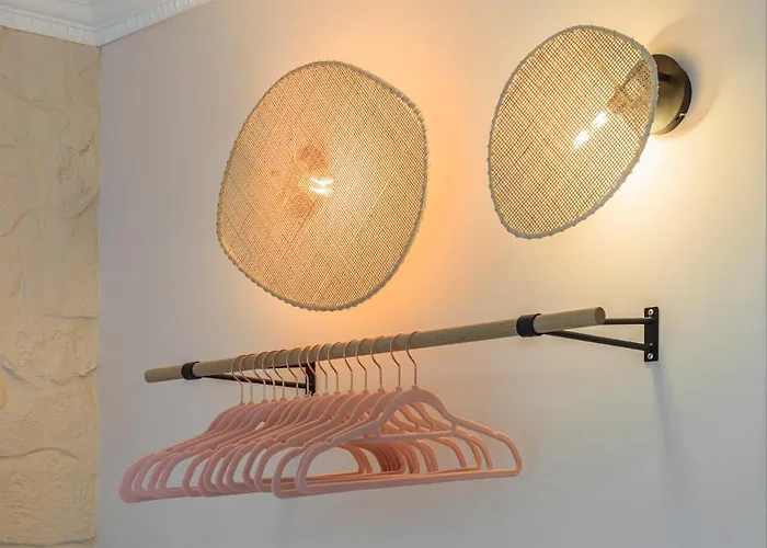 Pink & Wood Cocoon
